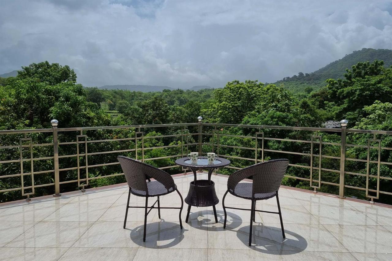 Aqua & Sage By Stayvista - Riverside Villa With Pool & Terrace Karjat Exterior photo